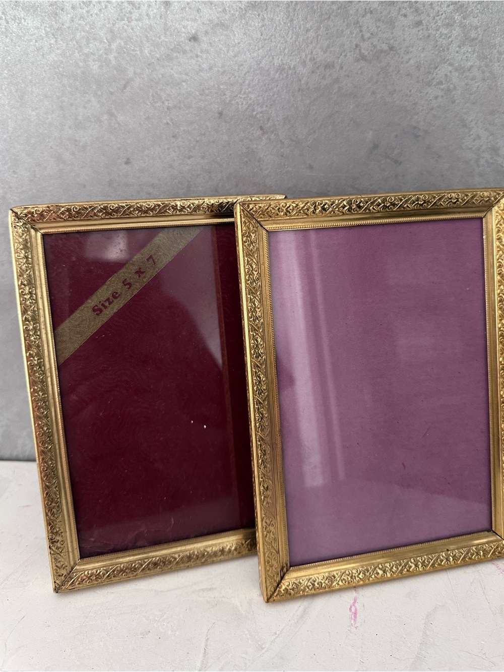 2 VINTAGE ORNATE MATCHING GOLD METAL PHOTO FRAME EASEL 5x7